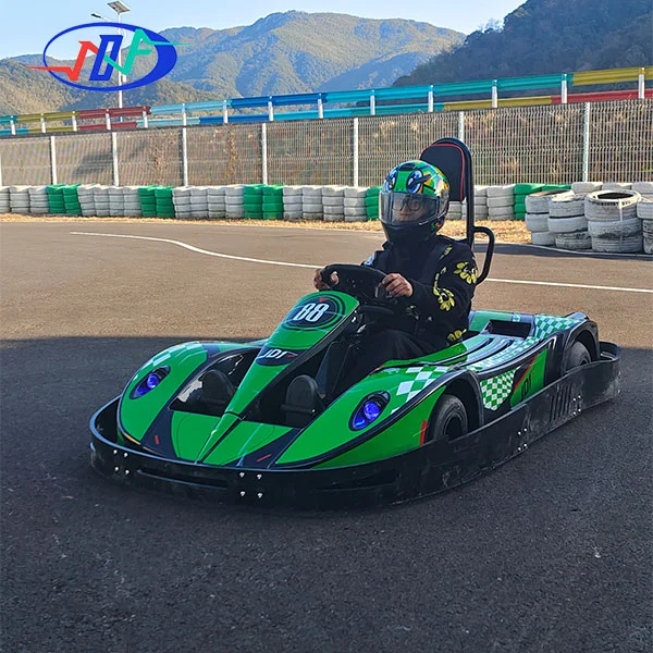 Hur väljer jag mellan en bränsle-kart och en vuxen elektrisk go-kart?